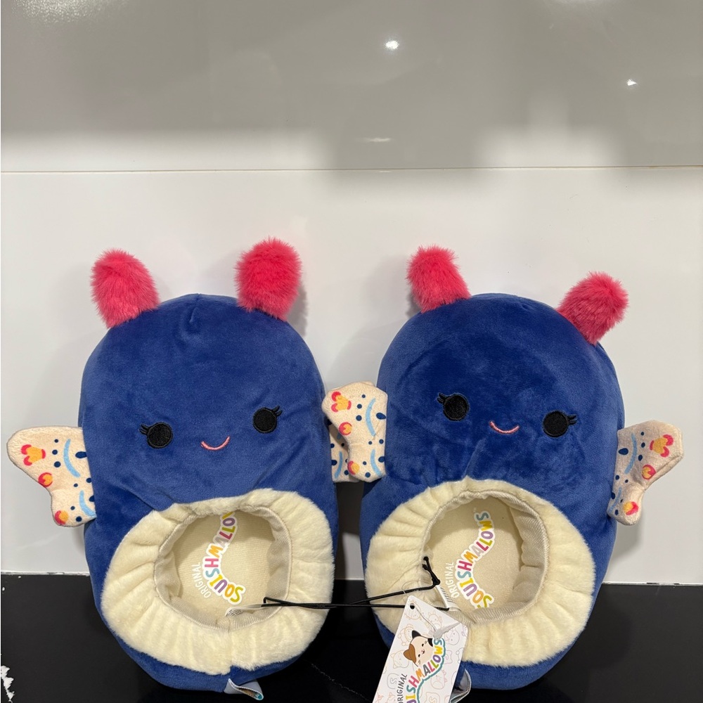 BRAND NEW SQUISHMALLOW BUTTERFLY SLIPPERS SIZE 4-5